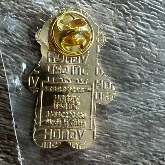 NEW Starbucks Team USA Bear Pin 2026 Olympics Employee Exclusive Rare Barista - Picture 5 of 5